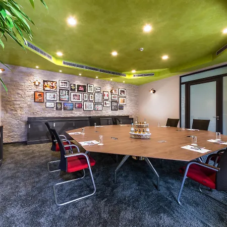 ホテル Ibis Styles 3*